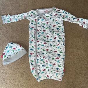 Magnetic Me Dinosaur gown and hat size Newborn - 3 months